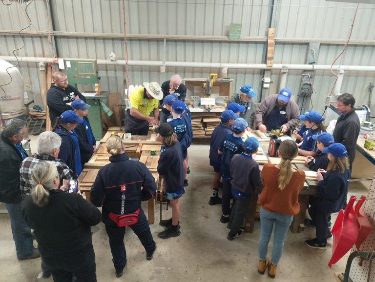 Intergenerational Program between Warradale Men's Shed and Warragamba Public School